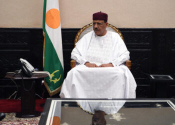 Nigerien President Mohamed Bazoum meets with the French Foreign and Armies ministers during their official visit to Niamey on July 15, 2022. The French Foreign Minister and French Armies Minister began an official visit to Niger on July 15, 2022, Paris's key partner in the Sahel, at a time when France is seeking to redefine its military and diplomatic offer in Africa. (Photo by BERTRAND GUAY / AFP)