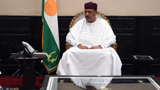 Nigerien President Mohamed Bazoum meets with the French Foreign and Armies ministers during their official visit to Niamey on July 15, 2022. The French Foreign Minister and French Armies Minister began an official visit to Niger on July 15, 2022, Paris's key partner in the Sahel, at a time when France is seeking to redefine its military and diplomatic offer in Africa. (Photo by BERTRAND GUAY / AFP)