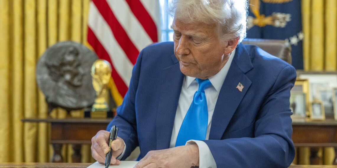 US President Donald J. Trump signs an executive order during a signing ceremony in the Oval Office of the White House in Washington, DC, USA, 04 February 2025.  Later President Trump is hosting his first in-person meeting with another world leader since returning to the White House where he and Prime Minister Netanyahu are set to discuss the Israeli cease-fire with Hamas, Iran?s nuclear program and future arms shipments among other bilateral issues.
Credit: Shawn Thew / Pool via CNP Photo via Newscom/cnpphotos310760/CNP/NEWSCOM/SIPA/2502042322